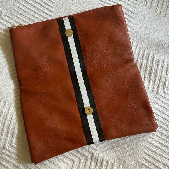 PREPPY STRIPE FOLDED CLUTCH - Picture 3 of 7